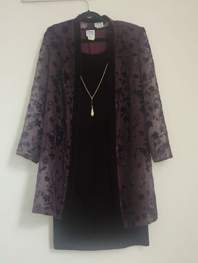 R&M Richards 90s Vintage Plum Floral Sheer Jacket with Velvet Soft Dress